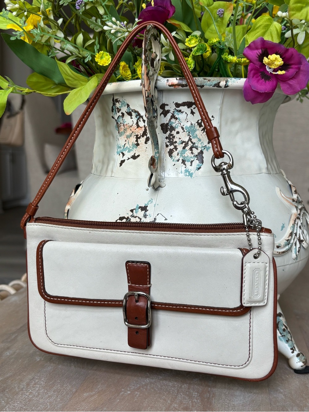 🫶🏾🤎COACH Hamptons Large Wristlet🤎🫶🏾